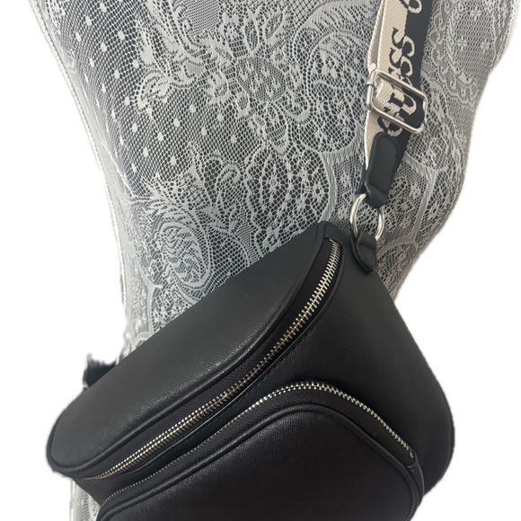 GUESS Black Belt Bag with Iconic Branding - Picture 3 of 7